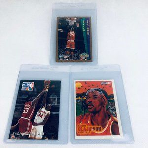 Basketball Cards Hakeem Olajuwon 3 Card Lot - Basketball Hall of Famer